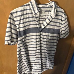 American Eagle button down t shirt